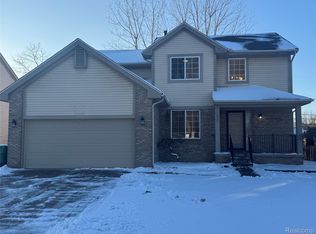 1437 Schuman St, Garden City, MI 48135