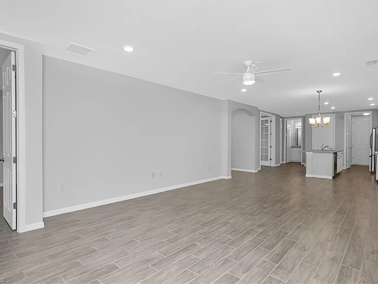 14559 Edgewater Cir — Photo 11
