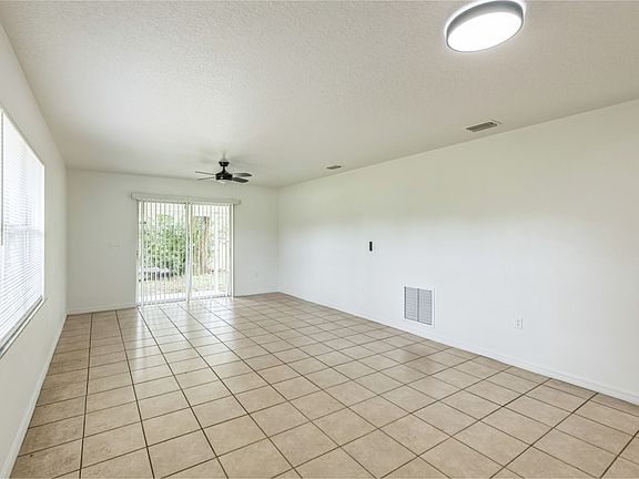 2nd image of 125 Winslow Ave #125