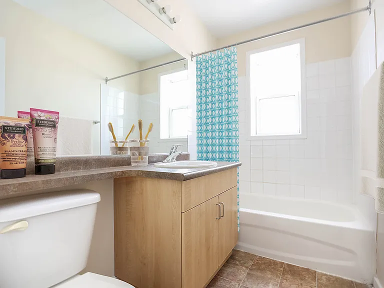 825 Corydon Ave — Photo 19