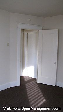 3rd image of 1058 E Broadway