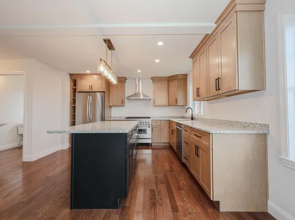 17 Tallarico Street #8, Litchfield, NH 03052