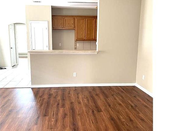 4th image of 5921 Swords Dr