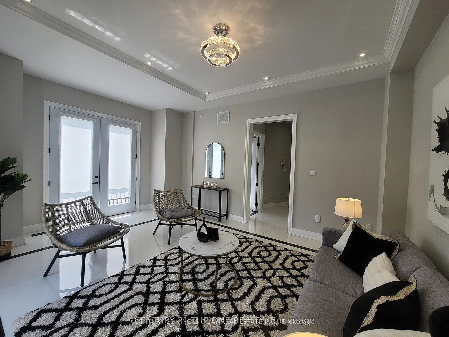 3 bed, $6,300 — Photo 3
