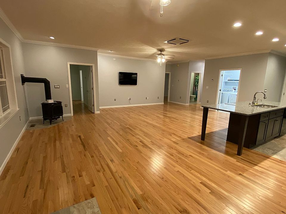 1st image of 848 Coltsfoot Ln