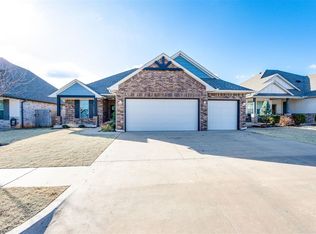 10812 NW 28th St, Yukon, OK 73099