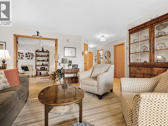 2nd image of 6868 Sierra Morena Blvd SW