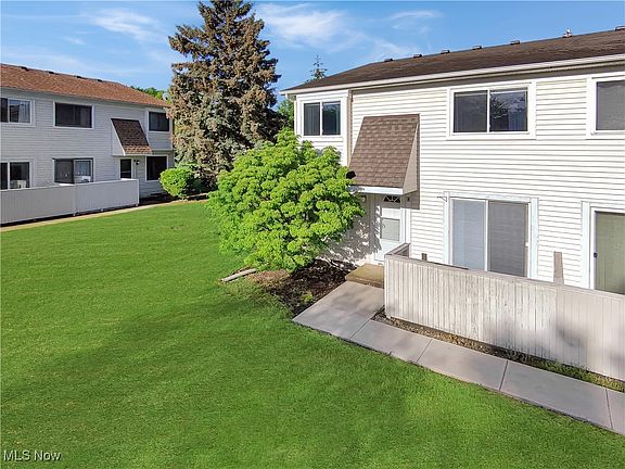 2nd image of 5540 Wrens Ln #26D