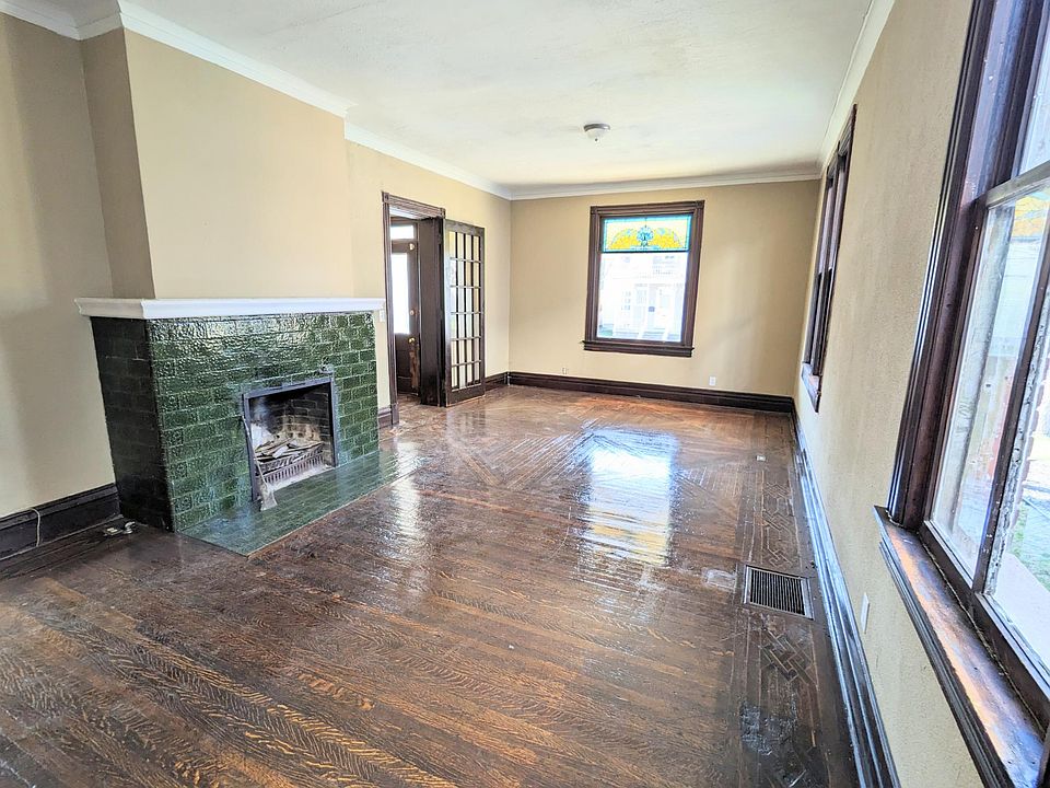 1st image of 214 W 12th St Suite 1