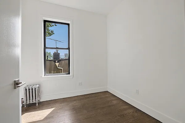 Rented by MNS | media 27