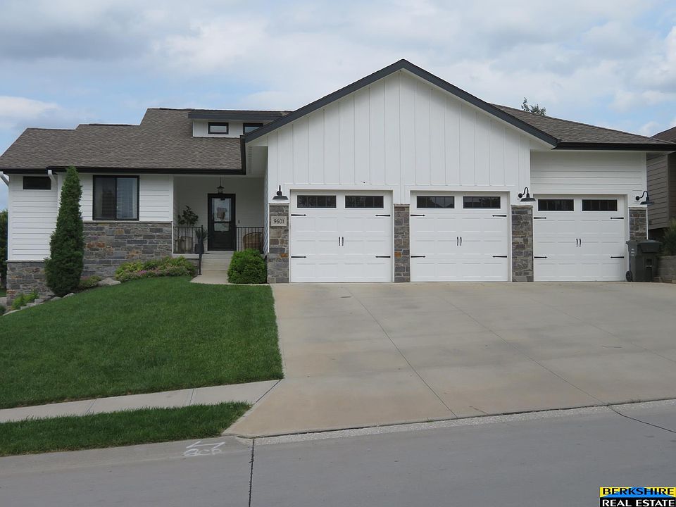 1st image of 9601 S 173rd Ave