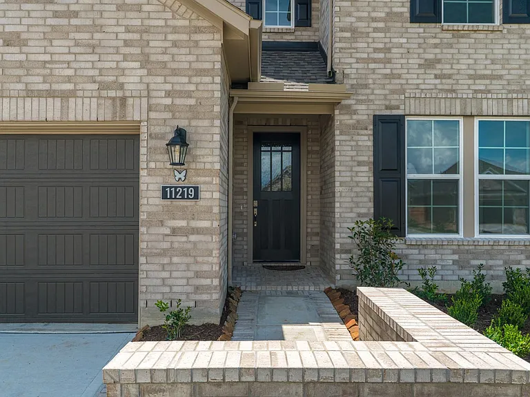 11219 Tropical Forest Way — Photo 4