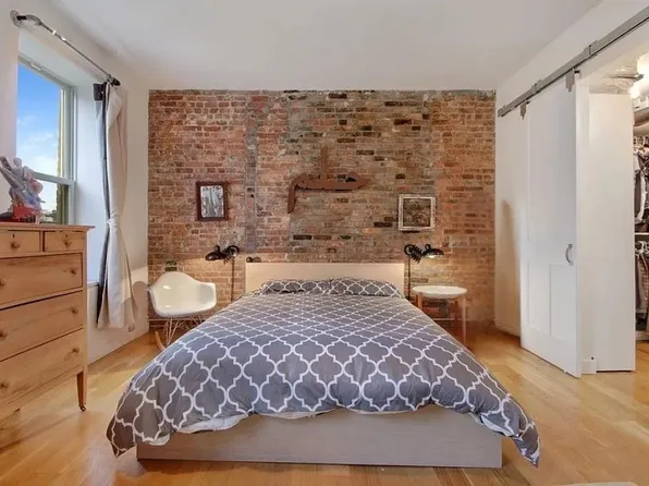 602 Bergen Street image 5 of 21