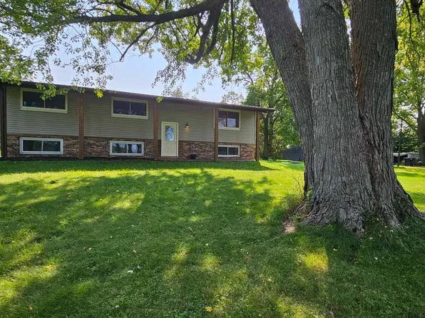 498 70th Ave, Clayton, WI 54004
