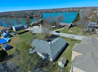 115 Lakeside Ct, Shelbyville, IN 46176