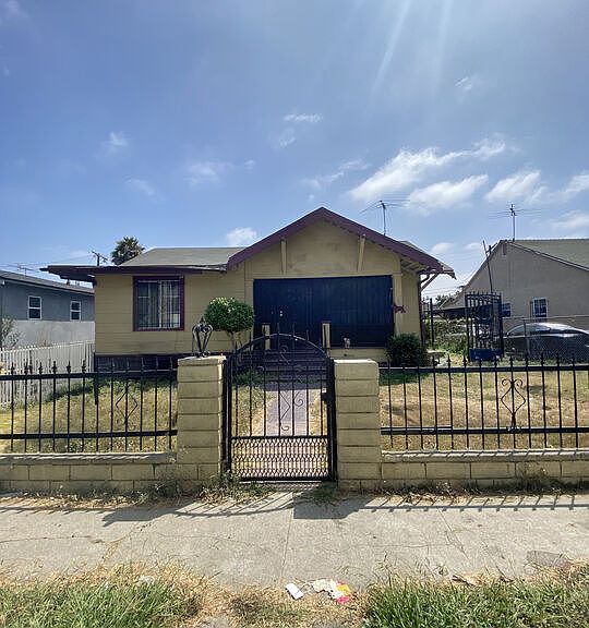 Listing photo 2