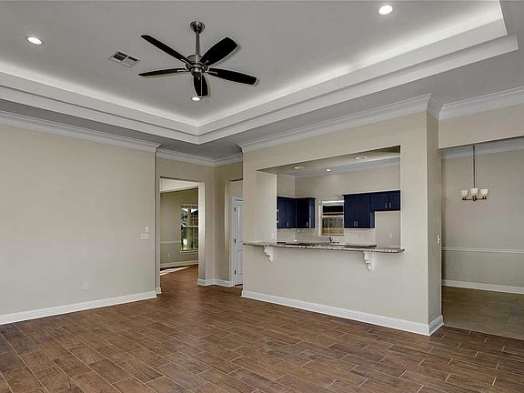 3rd image of 555 Brunswick Gdns