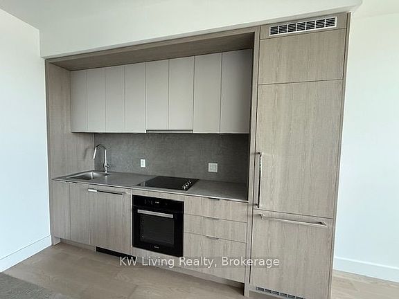 5th image of 6 Greenbriar Rd #1017