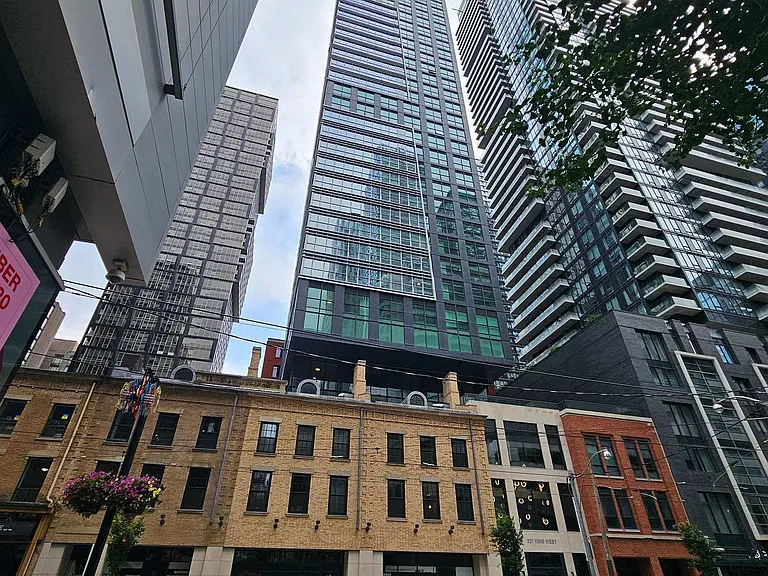 327 King St W #1502 — Photo 2