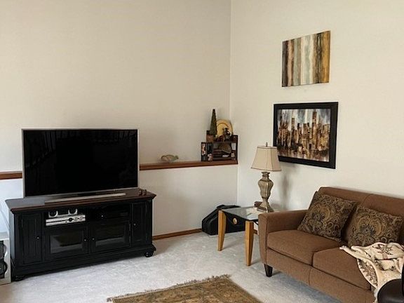 5th image of 164 Jessica Dr