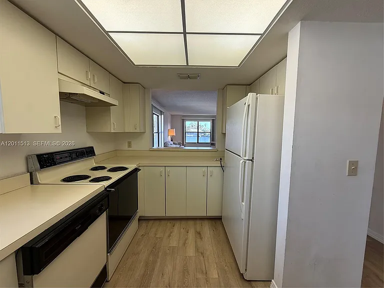 123 SW 47th Ter #201 — Photo 10