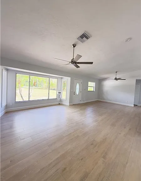 25356 Pinson Dr — Photo 3