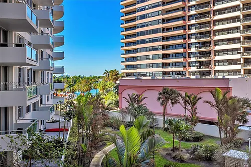 5161 Collins Ave Photo 1