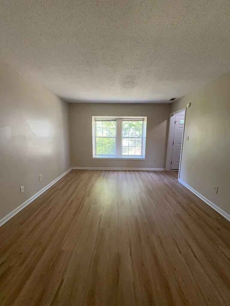 3 bed, 2.5 bath, 1536 sqft, $1,800 — Photo 4
