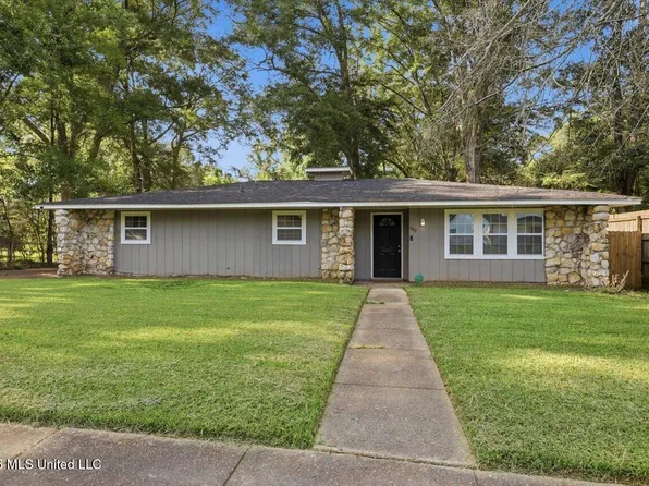 507 Heatherwood Dr, Jackson, MS 39212