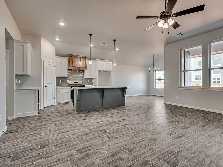 4905 Misty Wood Ln — Photo 4