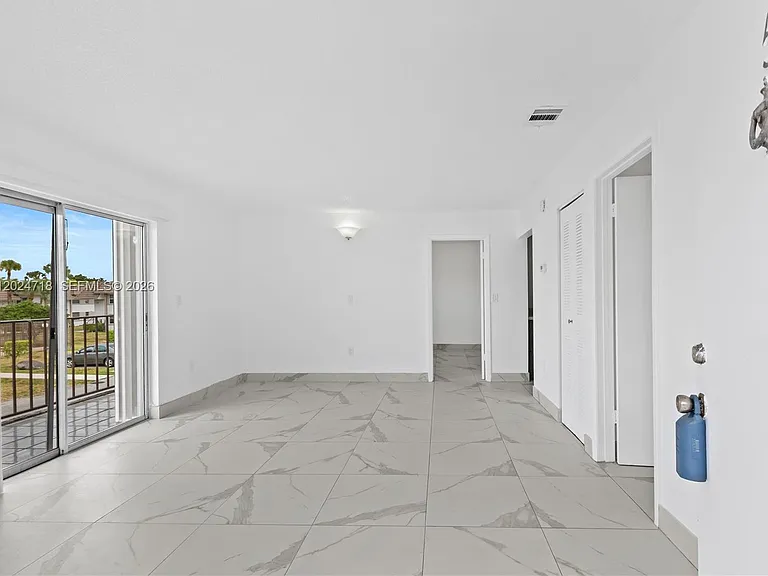 7011 SW 129th Ave #5 — Photo 1