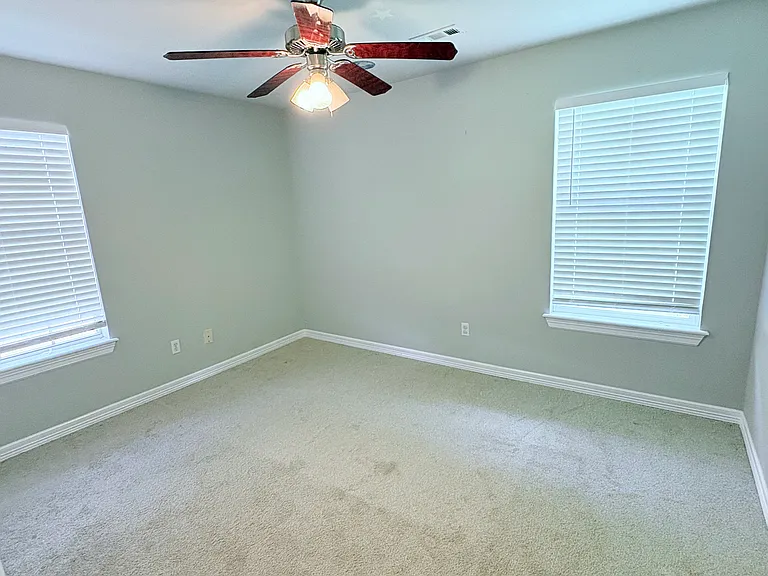 4375 E Holiday Dr — Photo 10