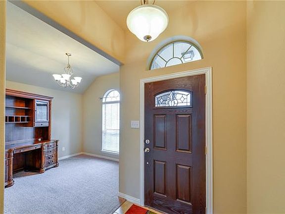 4th image of 110 Brook Hollow Ln