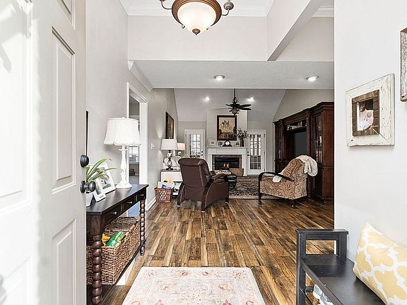2nd image of 2569 Stone Briar Dr