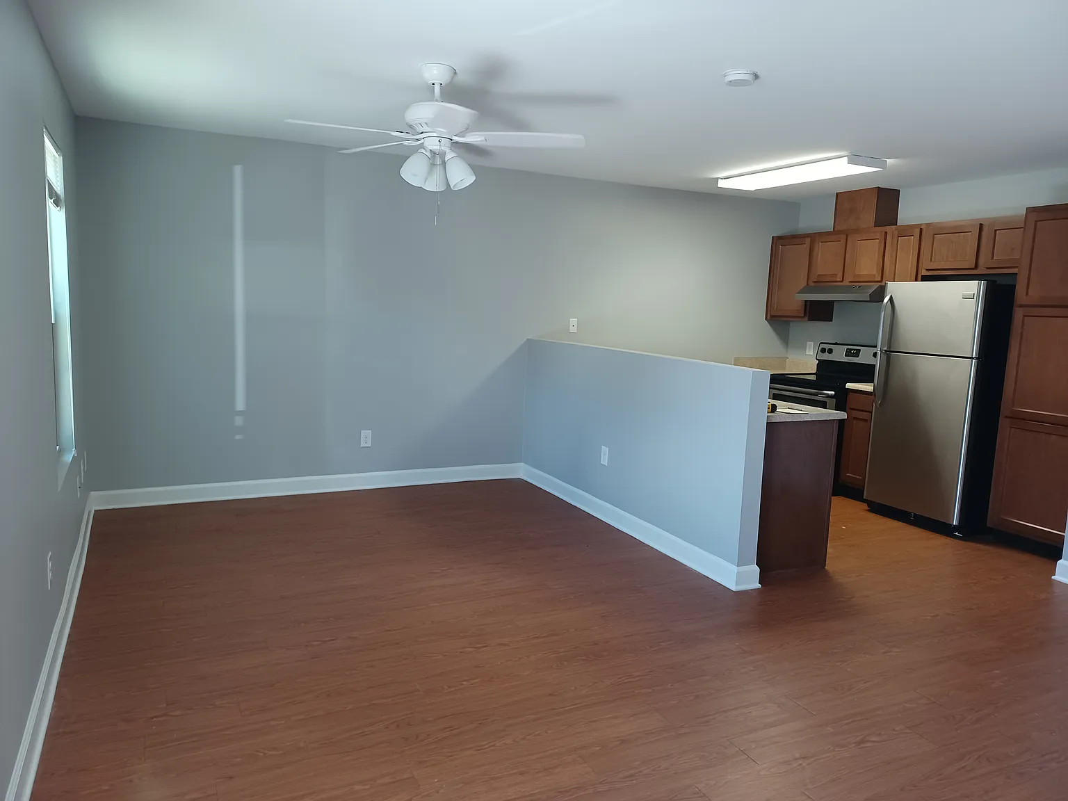 2 bed, 1.5 bath, 900 sqft, $1,200 — Photo 3