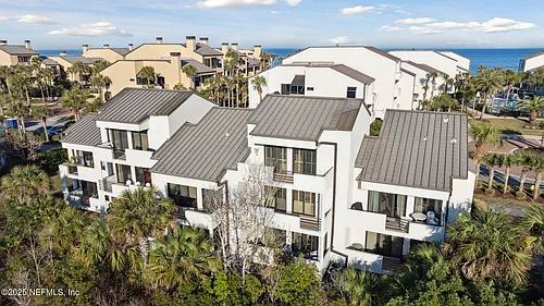 756 Spinnakers Reach Dr Photo 1