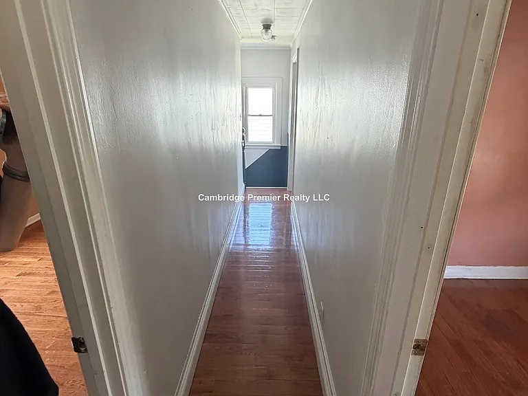 85R Glen St — Photo 5