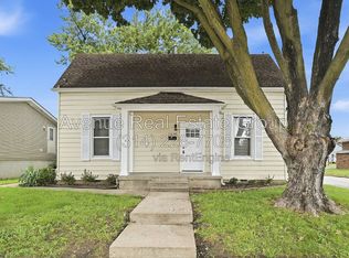 1825 N 3rd St, Saint Charles, MO 63301