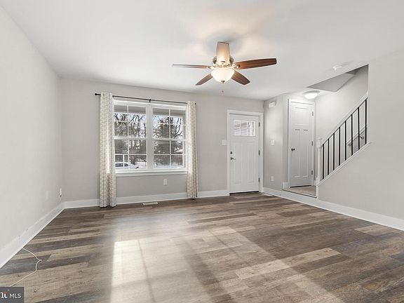 4th image of 206 Fowler Ave