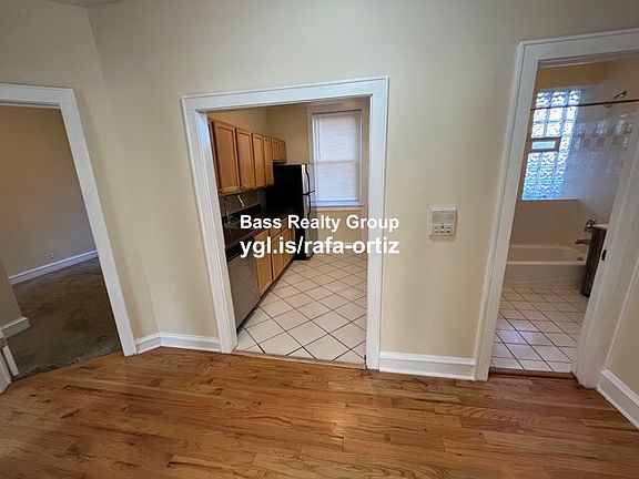 3rd image of 3620 W Ainslie St #1
