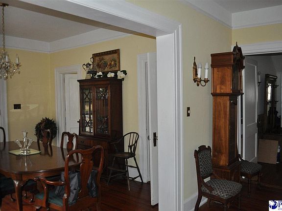 5th image of 206 E Oakenwald Ave