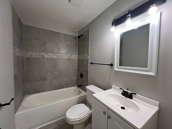 2nd image of 3043 Waynoka Ave