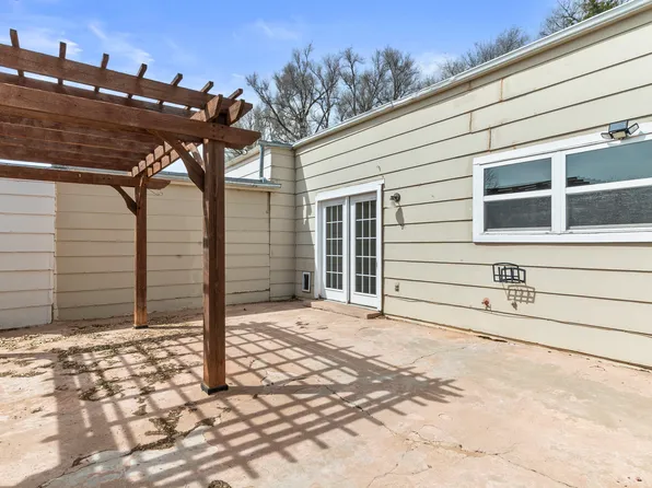 1432 Colonial Pkwy, Clovis, NM 88101