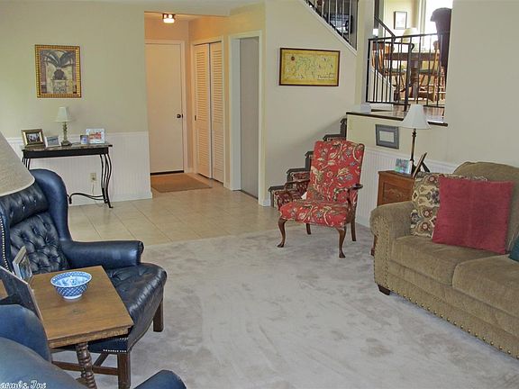3rd image of 151 W Lakeshore Dr