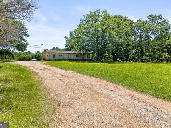 1302 N McDonough Rd, Griffin, GA 30223