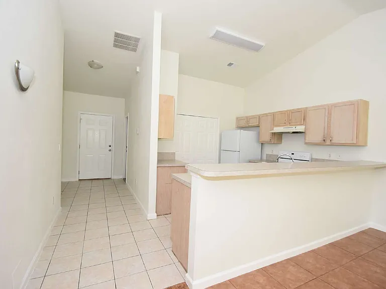 30 Eton Ln #B — Photo 6