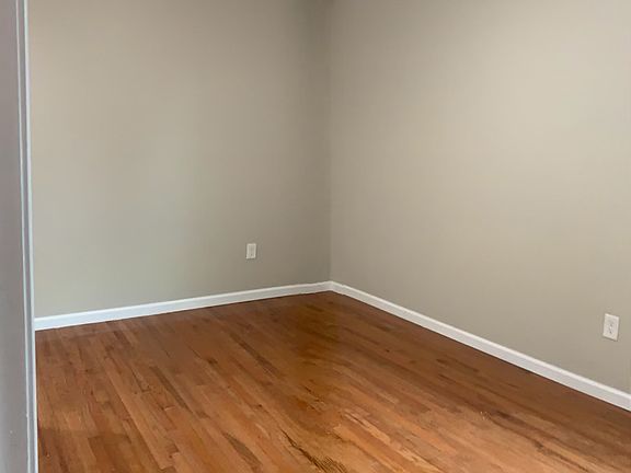 3rd image of 74 Meadowbrook Rd