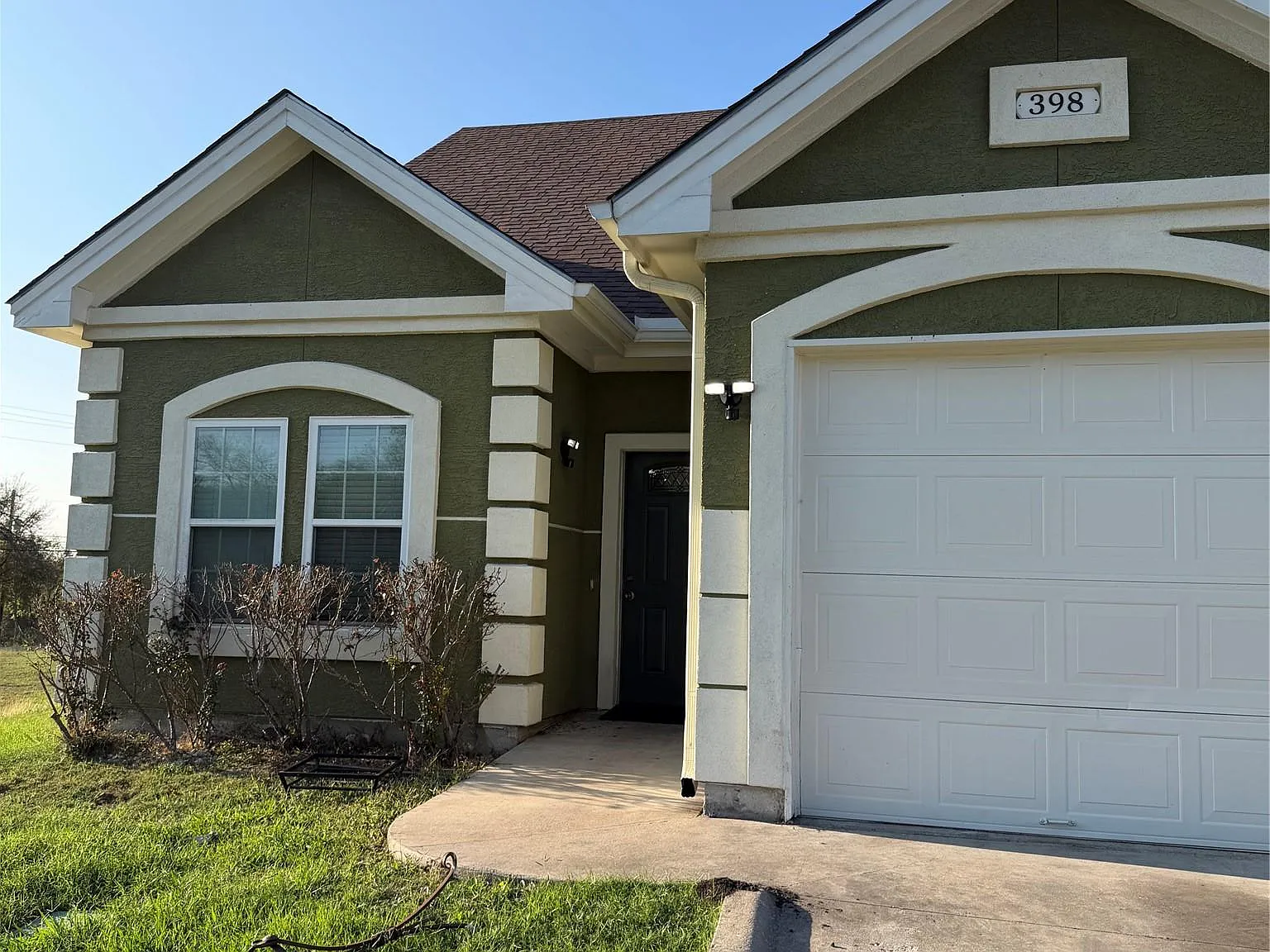 2 bed, 2.0 bath, 1200 sqft, $1,650 — Photo 1