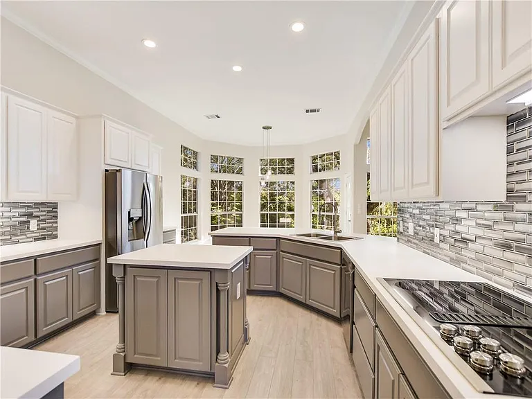 207 Tellus St — Photo 9