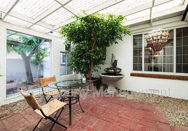 520 San Pasquale Ave SW — Photo 17